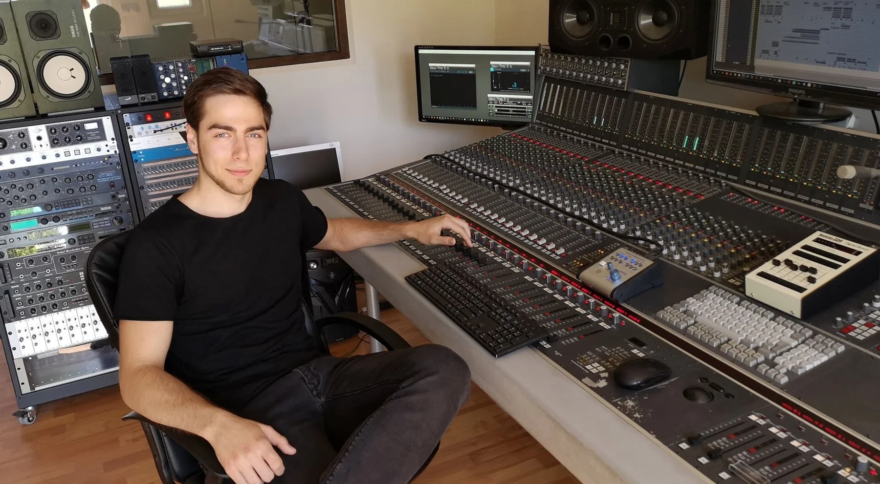 Un musicien dans le studio Audio Garden, en avril 2019. Photographie d’illustration.