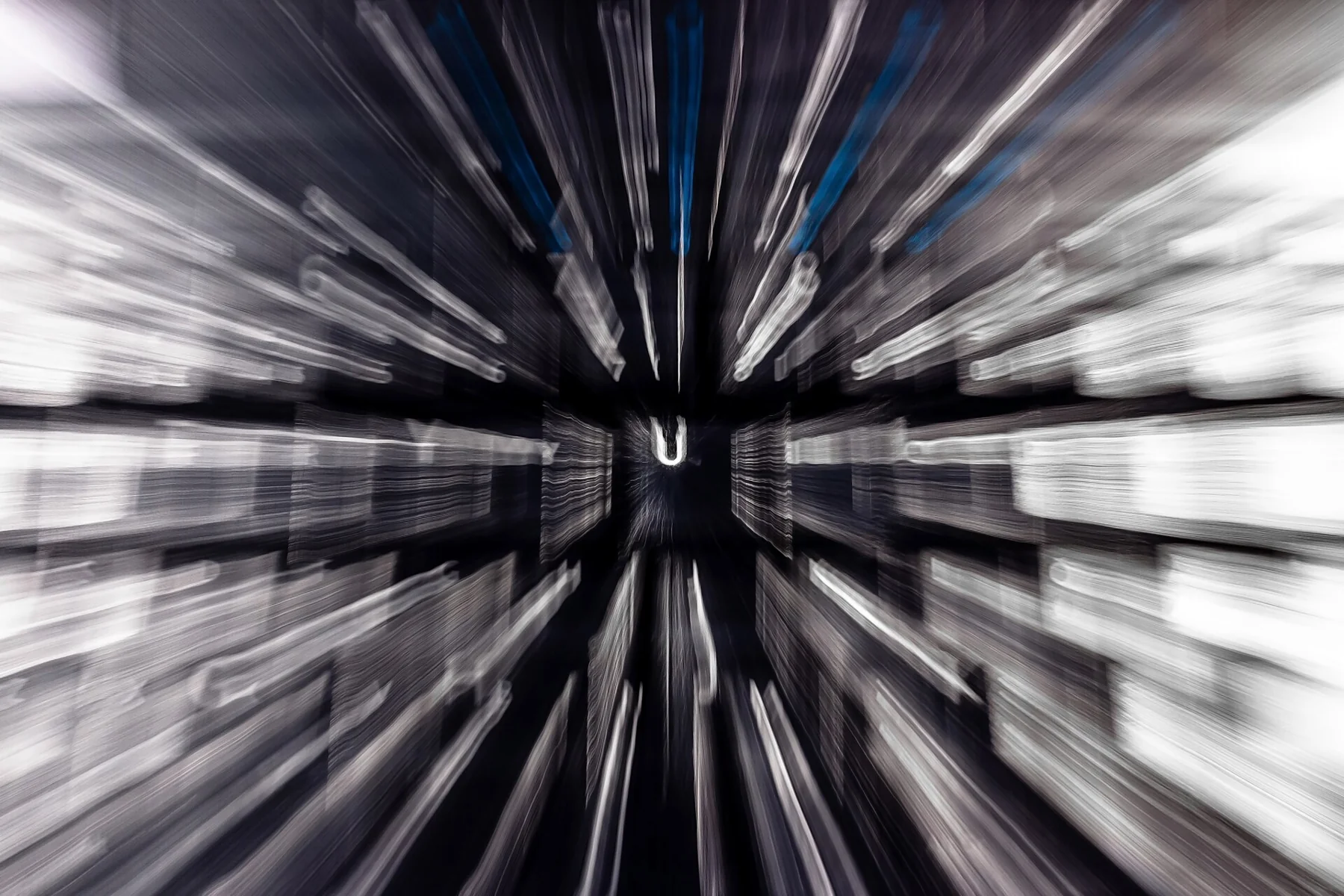 Effet de zoom photographique sur un clavier d’ordinateur, à Tuntorp, en Suède. Illustration des usages numériques.