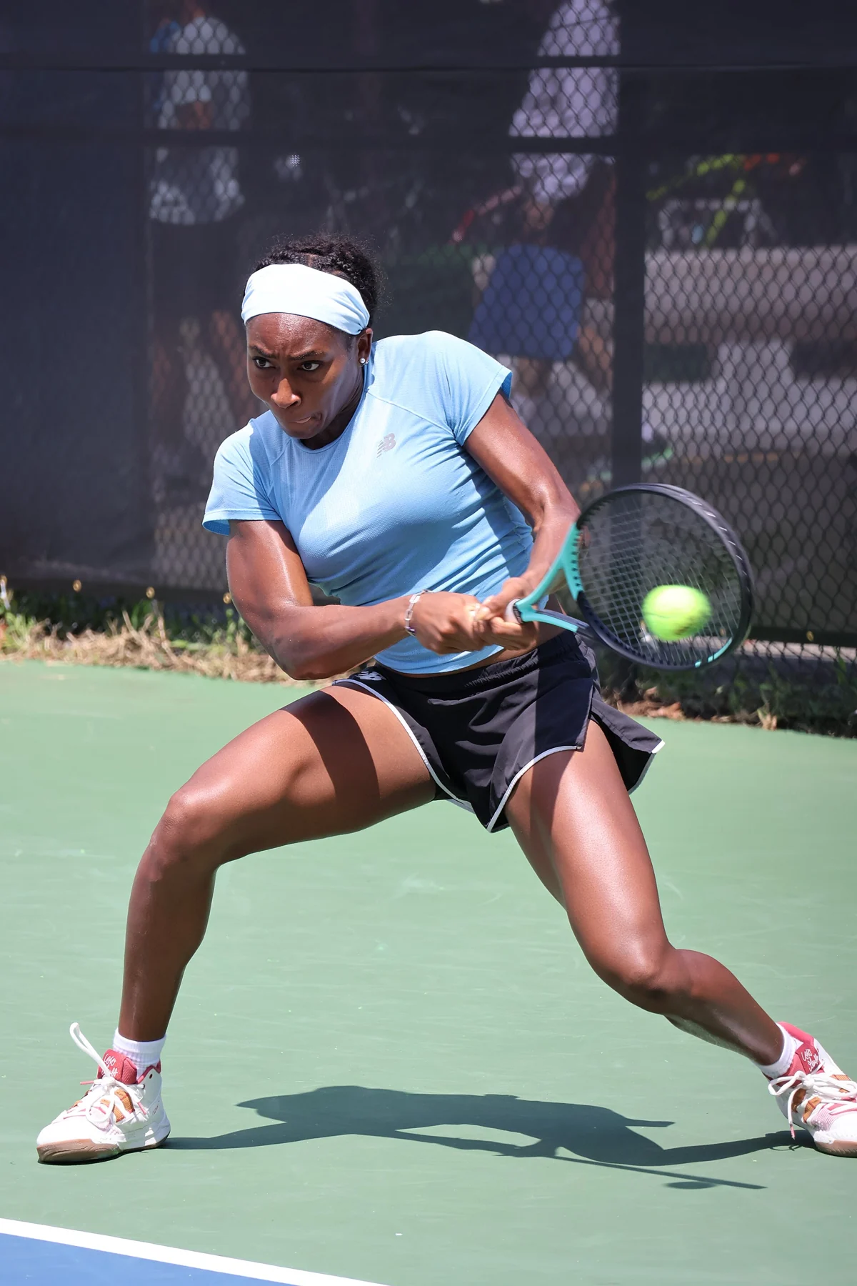 Coco Gauff sur un court de tennis au tournoi de Washington en 2023.